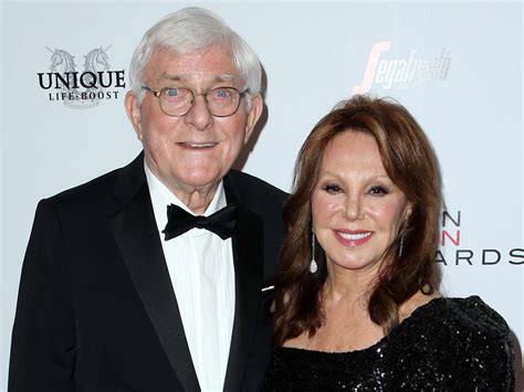 phil donahue wife.